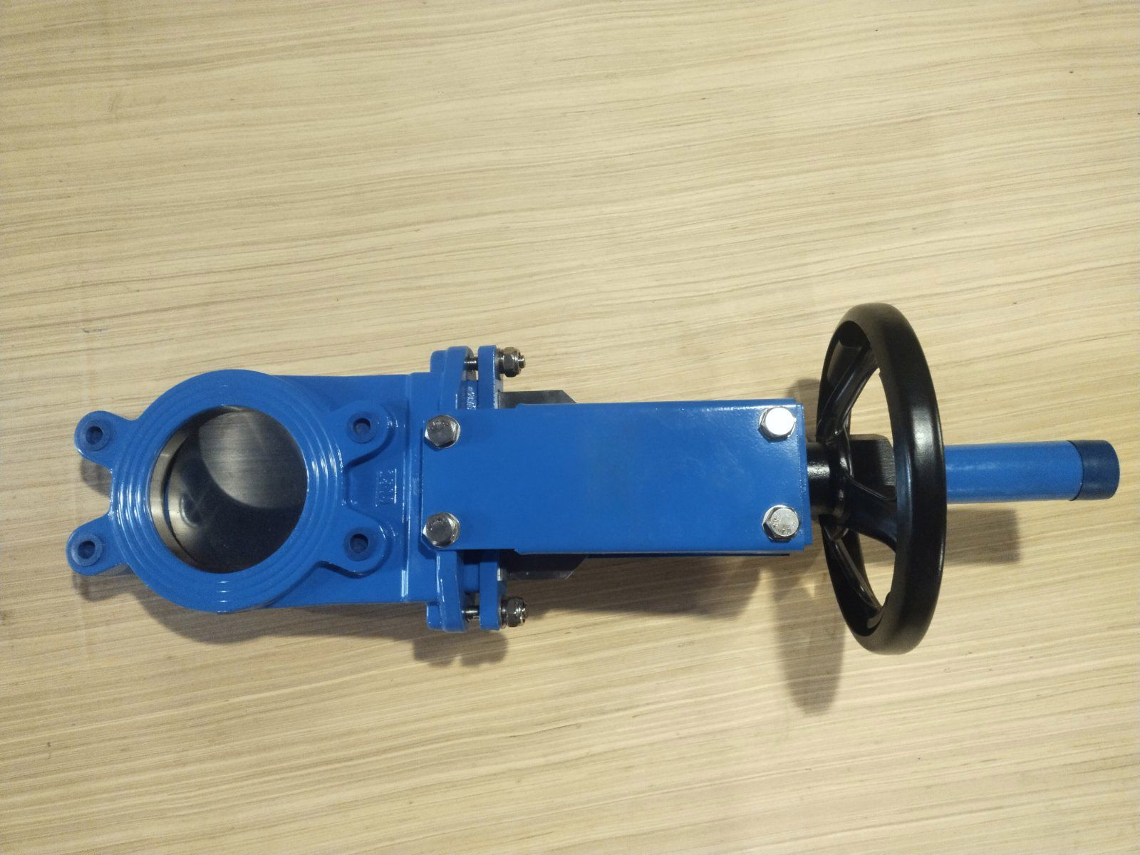 Задвижка шиберная ручная чугунная Ру 10