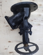 Вентиль 15ч47эм запорный угловой нижнего спуска эмалированный