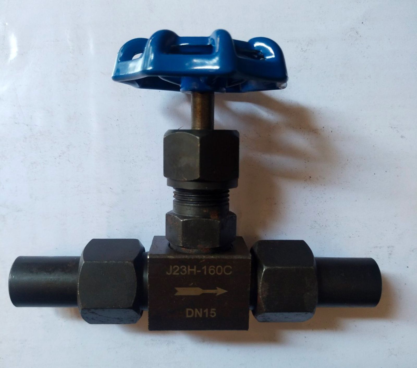 Вентиль 15с54бк стальной игольчатый в комплекте со штуцерами Ду 15 Ру 160